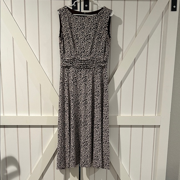 Jessica Howard Brown and White Patterned Midi Dress - Picture 1 of 5